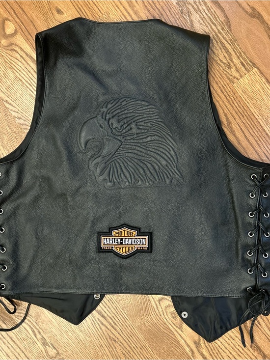 Wilsons Leather Other - Wilson’s leather lace up side, snap front, vest with eagle on back.